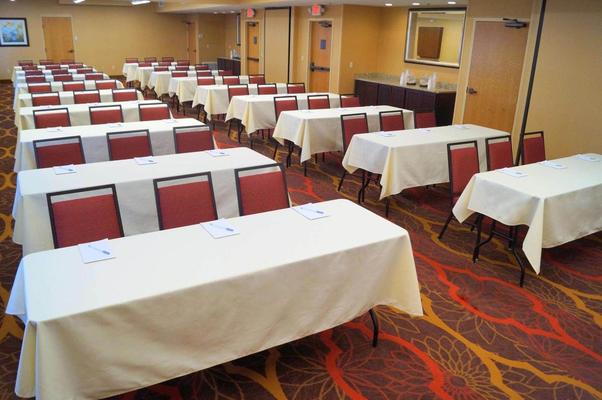 Hampton Inn Altoona Eksteriør bilde