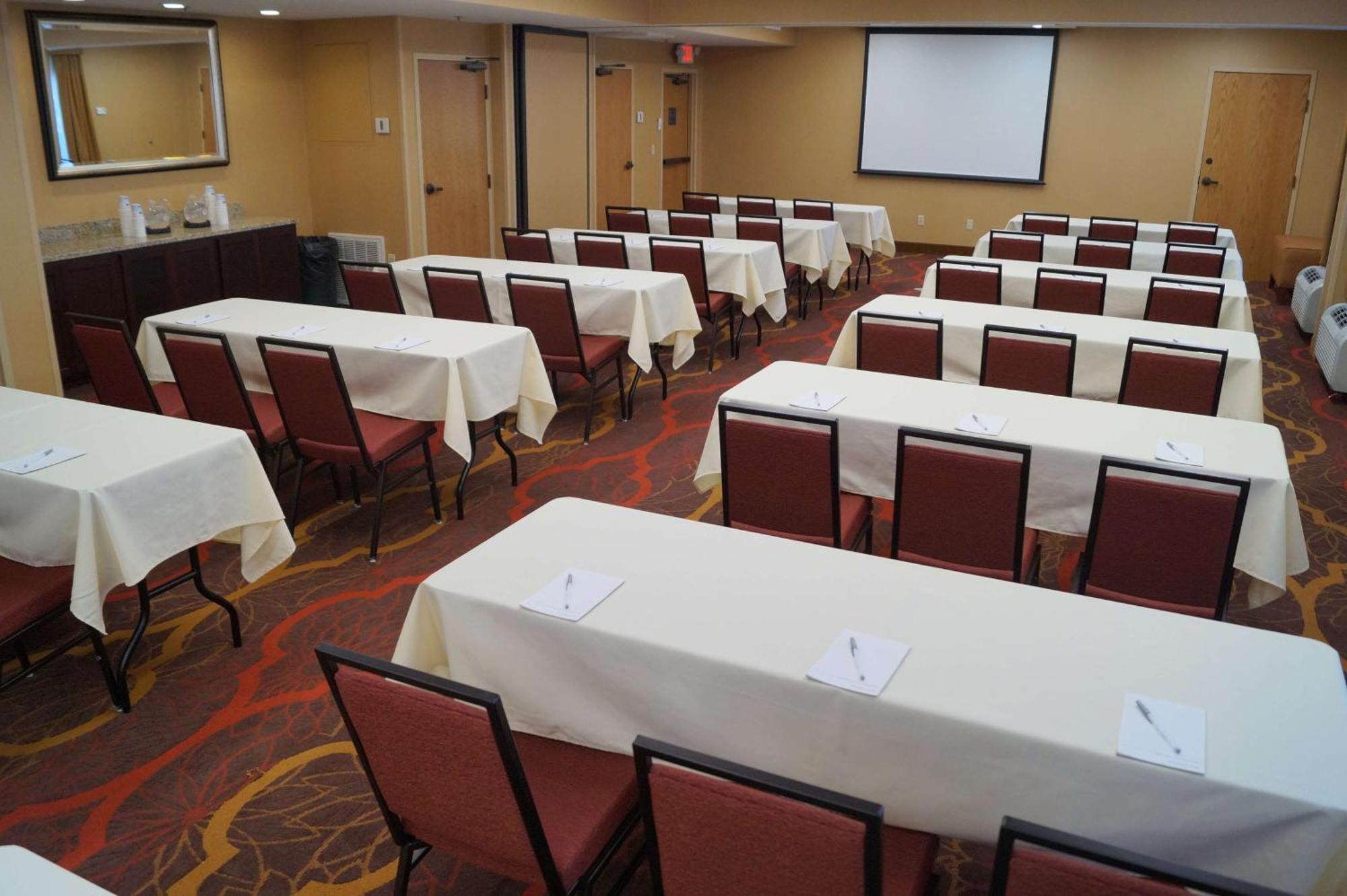 Hampton Inn Altoona Eksteriør bilde